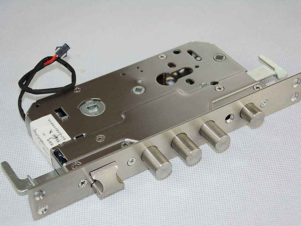 诸暨24小时上门开锁公司